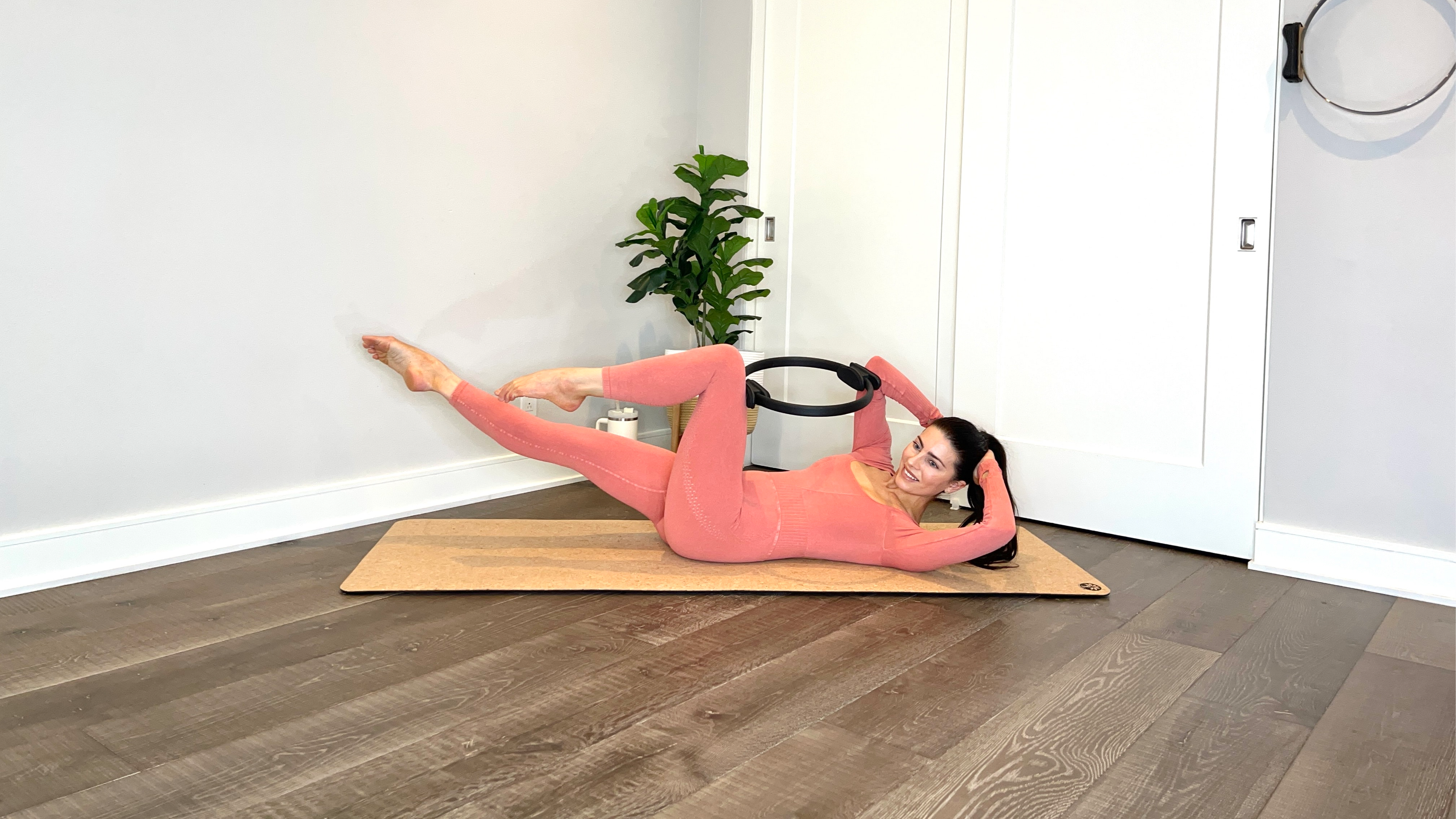 Upper-Body Toning Exercises With the Pilates Ring